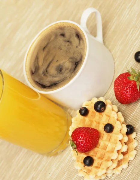 Breakfast - coffee, orange juice and wafer. close up — Stock Photo, Image