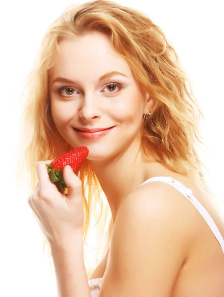 吃草莓的女人 — 图库照片