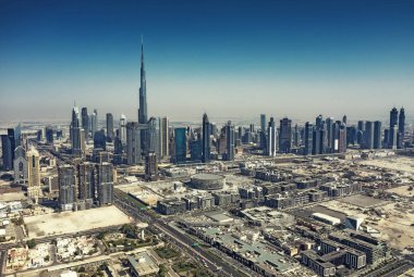 Bir yaz gününde Dubai, Bae şehir merkezinde havadan görünüm