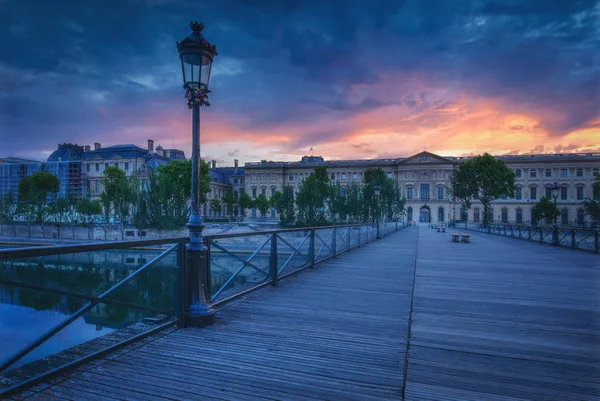 Wschód Słońca Nad Paryżem Francja Pont Des Arts Luwru Piękna — Zdjęcie stockowe