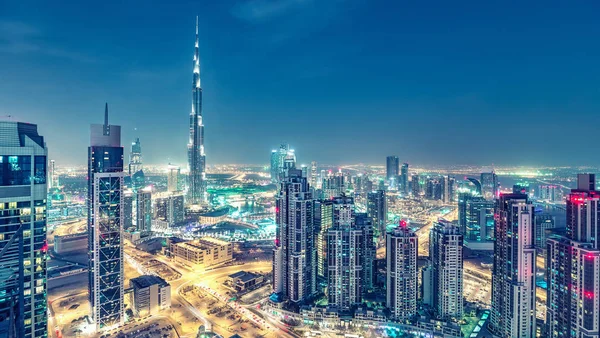 Farbenfrohe Nächtliche Skyline Einer Modernen Großstadt Dubai Vereinigte Arabische Emirate — Stockfoto