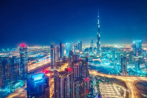 Farbenfrohe Nächtliche Skyline Einer Modernen Großstadt Dubai Vereinigte Arabische Emirate — Stockfoto