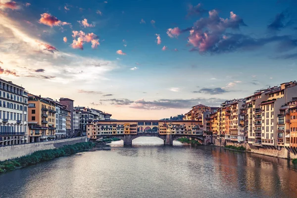 Zonsopgang Boven Ponte Vecchio Florence Italië Een Zomerdag Kleurrijke Reizen — Stockfoto
