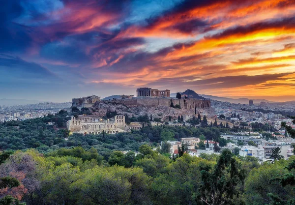 雅典卫城 希腊日出时 风景旅游背景与戏剧性的天空 — 图库照片