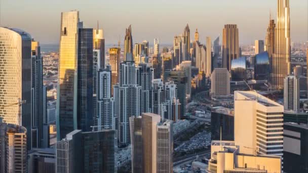 Wunderschöne Skyline Einer Futuristischen Großstadt Malerische Luftaufnahme Von Dubais Wolkenkratzern — Stockvideo