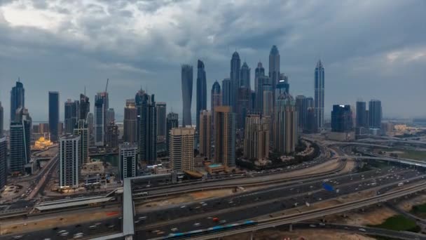 Fantastische Skyline Van Dubai Marina Schilderachtig Verhoogd Uitzicht Wolkenkrabbers Snelwegen — Stockvideo