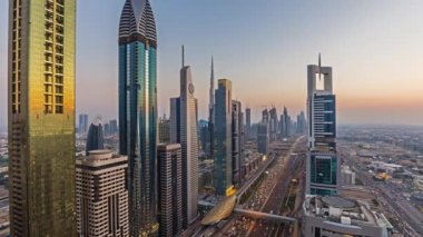 Dubai şehir merkezinin muhteşem silueti, Bae. 4k timelapse.