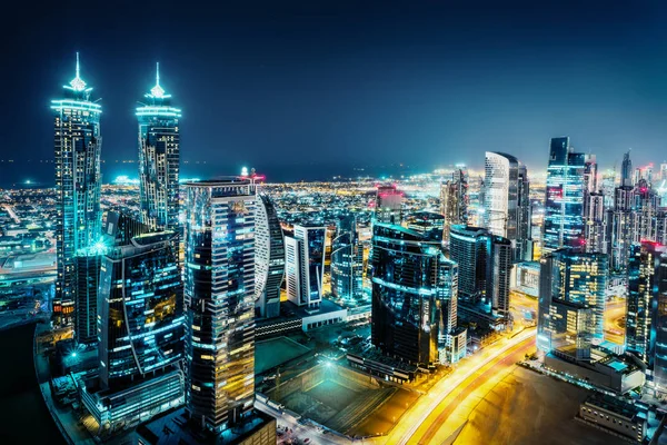 Фантастичний Вид Велике Місто Вночі Освітленою Сучасною Архітектурою Dubai Єднані — стокове фото