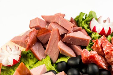 plaka kurulu et ve peynir ile. İtalyan tarzı ziyafet.