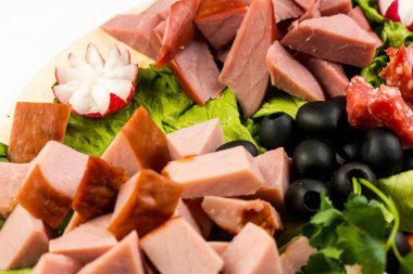 plaka kurulu et ve peynir ile. İtalyan tarzı ziyafet.