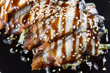 unagi sos füme yılan balığı salatası. Japon yemekleri