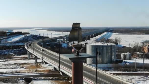 Puente sobre la vista del río Amur desde Stella — Vídeo de stock