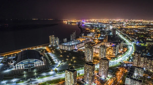 Habarovsk, Rusya - 05 Ekim 2018: gece görünümünden dron Khabarovsk Erofey kasaba mahalline yakın.