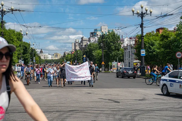 KABAROWSK, RUSSJA - 11 lipca 2020 r.: Furgal Siergiej Iwanowicz. Pikieta wspierająca gubernatora terytorium Chabarowska — Zdjęcie stockowe