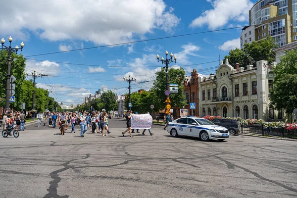 科斯塔罗夫斯克，俄罗斯- 2020年7月11日：Furgal Sergey Ivanovich 。支持哈巴罗夫斯克地区总督的抗议活动 — 图库照片