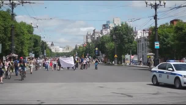 KHABAROVSK, RUSSIA - Jul 11, 2020: Furgal Sergey Ivanovich . Picket in support of the Governor of the Khabarovsk territory — Stock Video