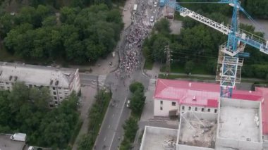 KHABAROVSK, RUSSIA - 25 Temmuz 2020: Furgal Sergey Ivanovich. Khabarovsk bölgesinin valisini desteklemek için grev. Yukarıdan görünüm