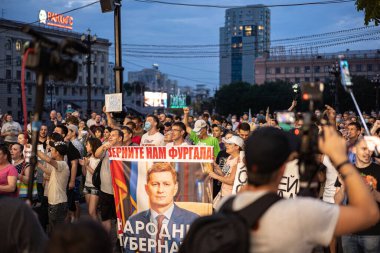 KHABAROVSK, RUSSIA - 25 Temmuz 2020: Furgal Sergey Ivanovich. Khabarovsk bölgesinin valisini desteklemek için grev. Yukarıdan görünüm