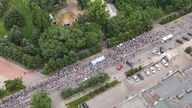 KHABAROVSK, RUSSIA - 25 Temmuz 2020: Furgal Sergey Ivanovich. Khabarovsk bölgesinin valisini desteklemek için grev. Yukarıdan görünüm