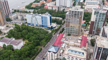 KHABAROVSK, RUSSIA - 25 Temmuz 2020: Furgal Sergey Ivanovich. Khabarovsk bölgesinin valisini desteklemek için grev. Yukarıdan görünüm