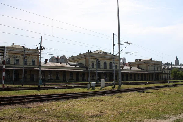 Utanför Przemysl Järnvägsstation Och Spår — Stockfoto