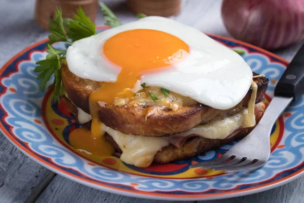 Sandwich de madame croque francés — Foto de Stock