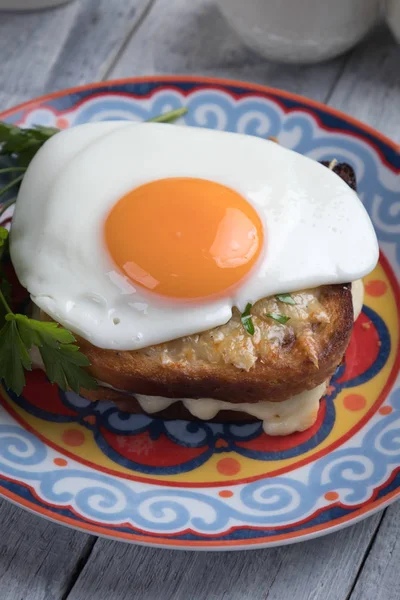 Sanduíche de croque madame francês — Fotografia de Stock