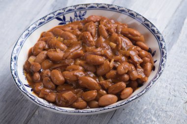 beyaz fasulye pişirilir