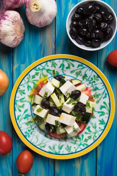 Greek salad with feta cheese — Stock Photo, Image