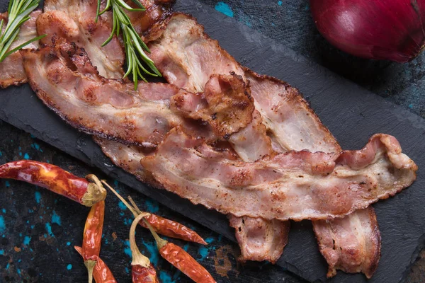 Tranches de bacon frit — Photo