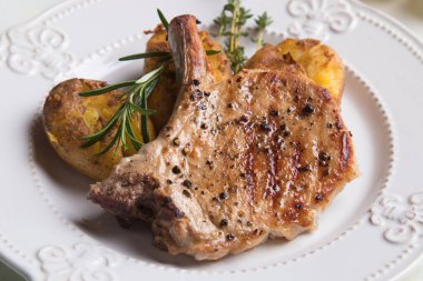 Mükemmel domuz fileto pirzola biftek