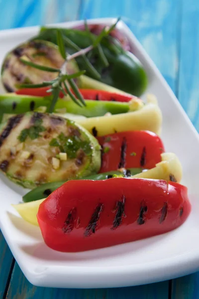 Grillad röd, grön och gul paprika — Stockfoto