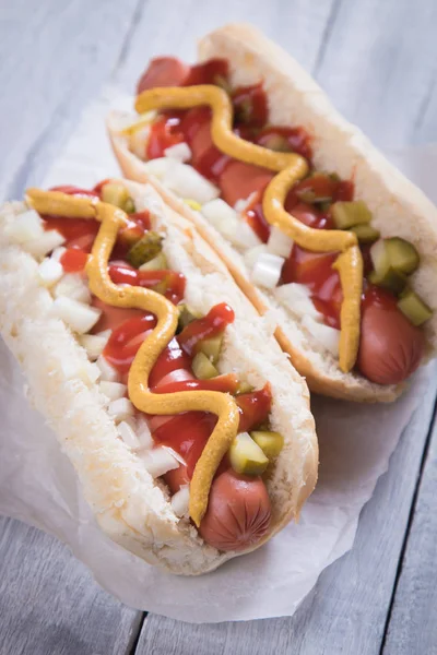 Klassischer amerikanischer Hot Dog — Stockfoto