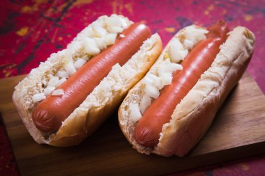 Klasik Amerikan sosisli sandviç