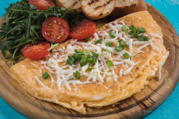 Tortilla Huevos Fritos Pollo Con Verduras Frescas — Foto de Stock