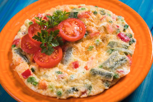 Omelette Oeufs Poulet Frits Aux Légumes Frais — Photo