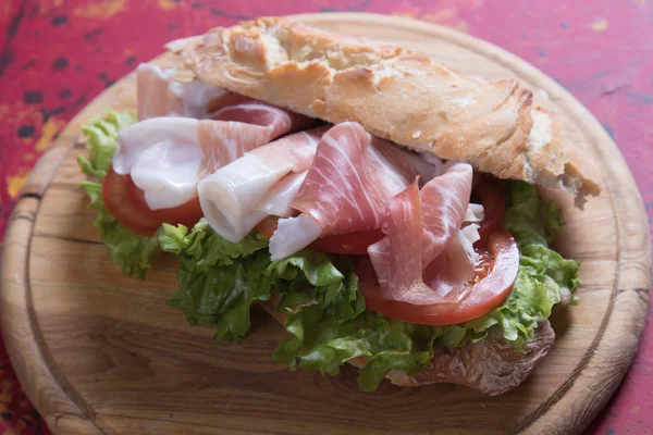 Sandwich submarin italian — Fotografie, imagine de stoc