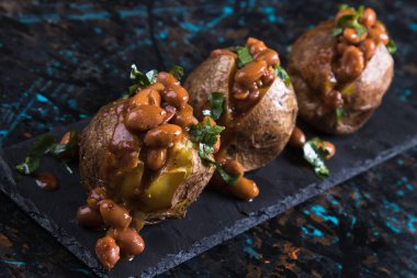 Ceket patates ile refried beand