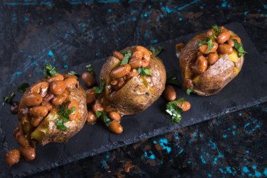 Ceket patates ile refried beand