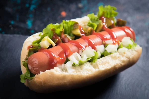 Klasszikus amerikai hot dog — Stock Fotó