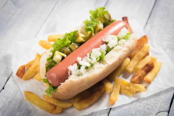 Cachorro quente americano clássico — Fotografia de Stock