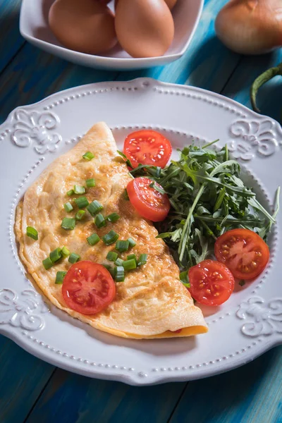 Omelet Uova Pollo Fritte Con Verdure Fresche — Foto Stock