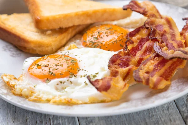 Sunny Side Fried Eggs Bacon Plate — Stock Photo, Image