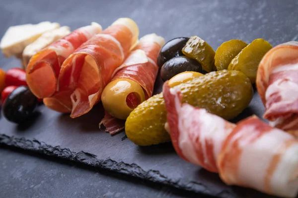 Pickled Cucumber Olives Served Silces Cured Meats — Stock Photo, Image