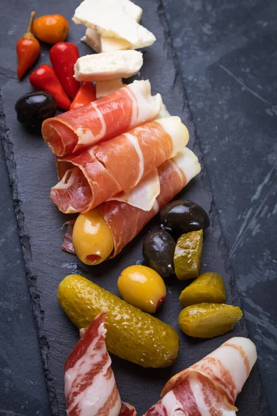 Pickled Cucumber Olives Served Silces Cured Meats — Stock Photo, Image
