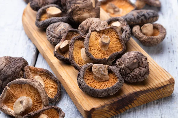 Setas Shiitake Deshidratadas Ingrediente Alimentario Asiático —  Fotos de Stock