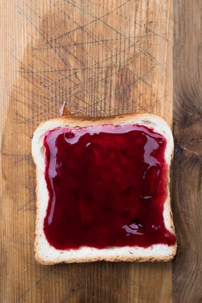 Toastbrot Mit Erdbeermarmelade Aufstrich Von Oben Geschossen — Stockfoto