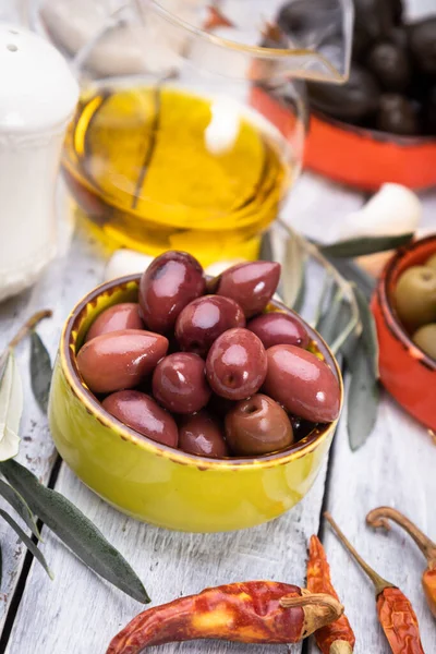 Eingelegte Oliven Zum Verzehr Gesunde Lebensmittel Die Der Mediterranen Küche — Stockfoto