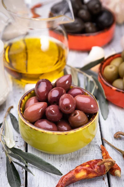 Маринованные Оливки Готовые Употреблению Здоровая Пища Используемая Средиземноморской Кухне — стоковое фото