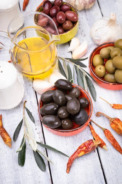 Eingelegte Oliven Zum Verzehr Gesunde Lebensmittel Die Der Mediterranen Küche — Stockfoto